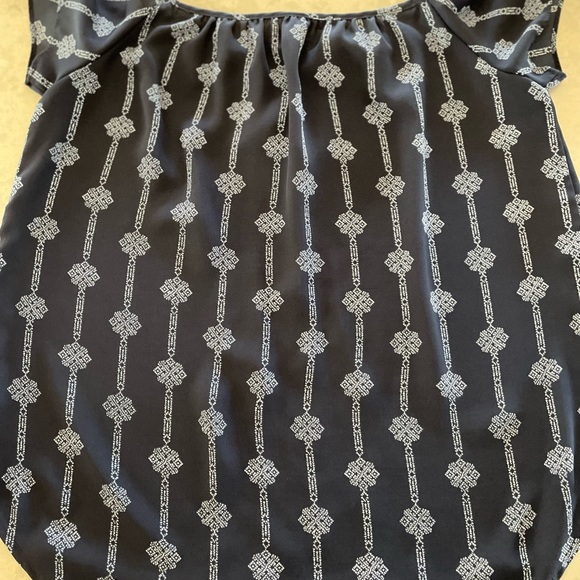 XHileration Navy Cold Shoulder Top SM - Picture 5 of 5